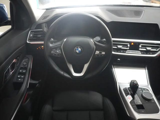 BMW 320 320i