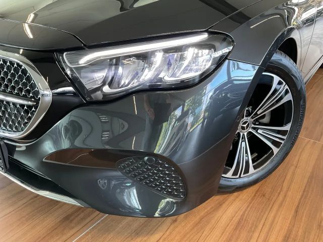 Mercedes-Benz E 220 AVANTGARDE E 220 d Sedan