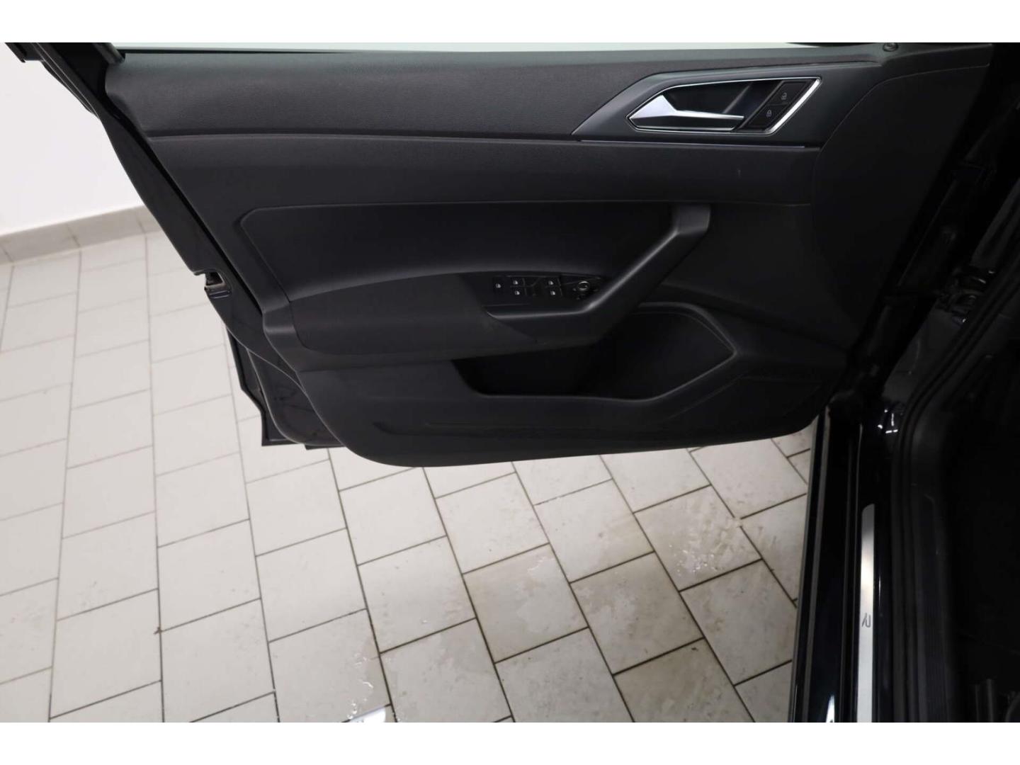 Volkswagen Taigo 1.0 TSI R-Line