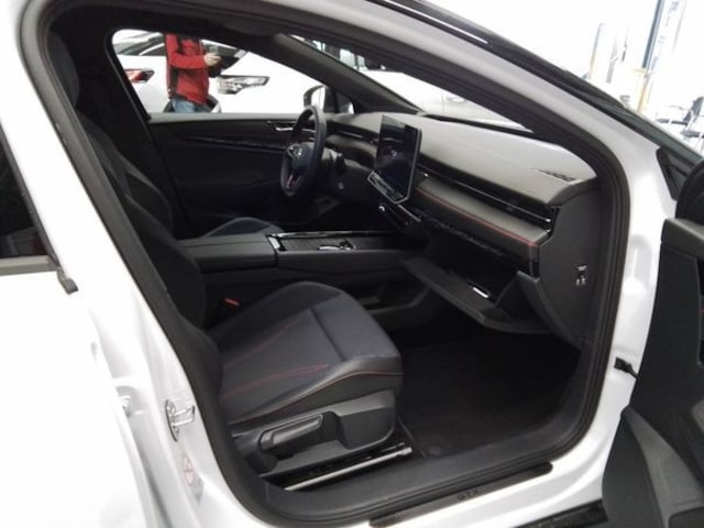 Volkswagen ID.7 340PS NP.77T ACC.5J-G.WÄRMEPUMPE.AHK.AREA-VIEW.NAVI.HUD.PANO.LED