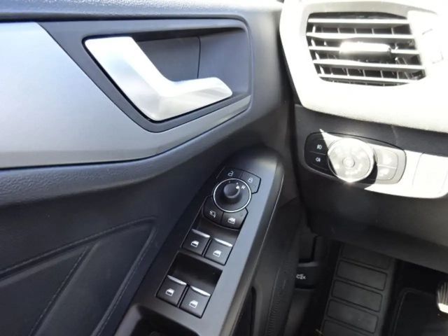 Ford Focus Cool & Connect