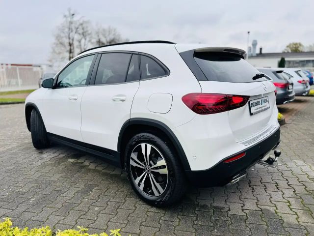 Mercedes-Benz GLA 200 Progressive
