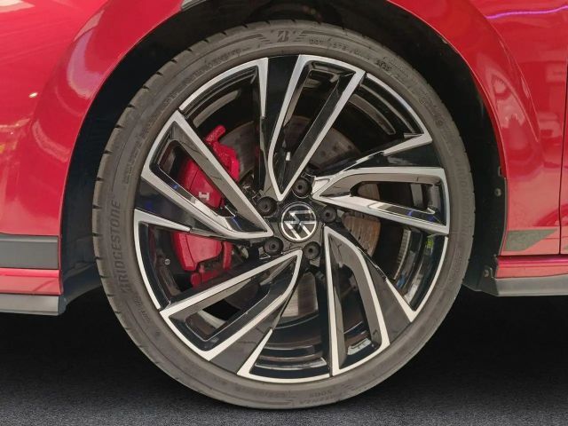 Volkswagen Golf 2.0 TSI DSG