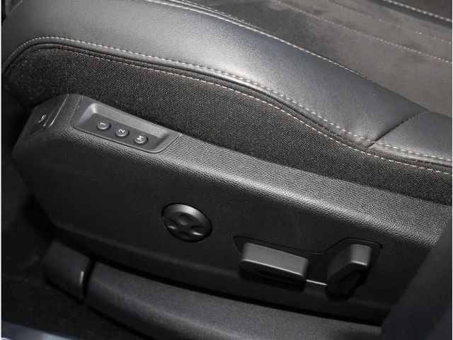 Peugeot 3008 EAT8 GT-Line PureTech