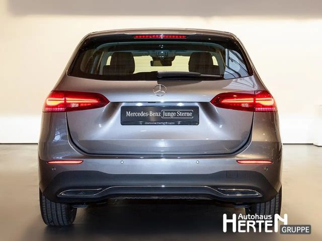 Mercedes-Benz B 200 Progressive Sedan