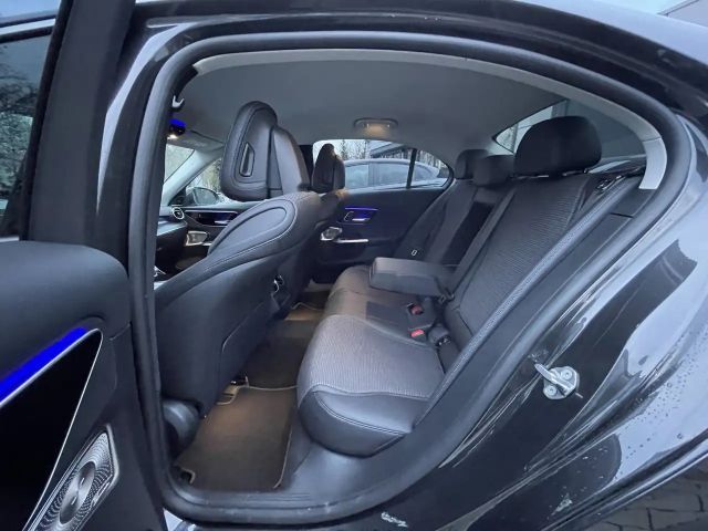 Mercedes-Benz C 200 Sedan