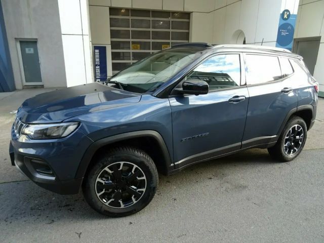 Jeep Compass 1,3 T4 4xePlugin Autom,360°,AHK,Panorama