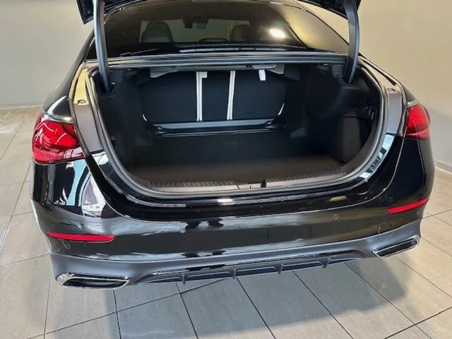 Mercedes-Benz E 200 AMG Line Sedan