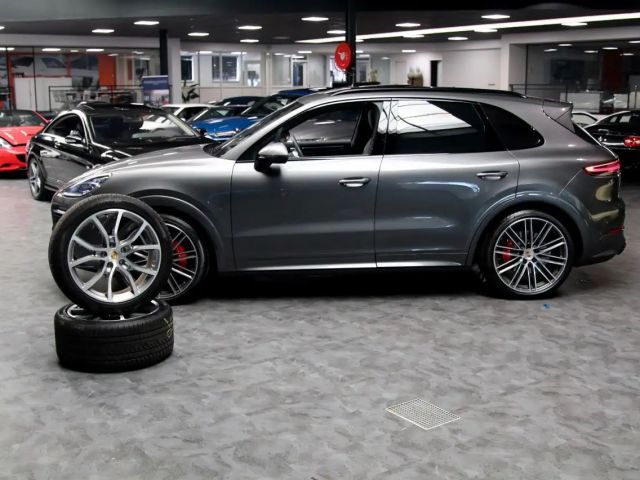 Porsche Cayenne GTS