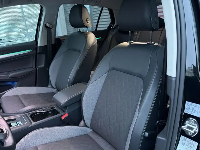 Volkswagen Golf 1.5 eTSI DSG Golf VIII