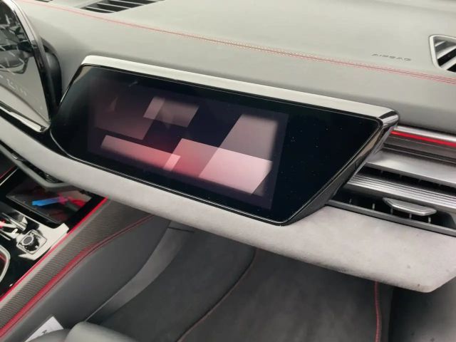 Audi A6 Avant Quattro S-Tronic