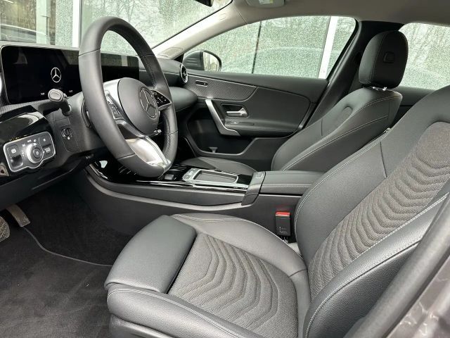 Mercedes-Benz A 180 A 180 Kompakt LED*CAM*MBUX*BURMESTER*TOTWINKEL