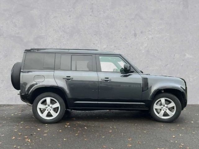 Land Rover Defender 110 D300 Dynamic SE