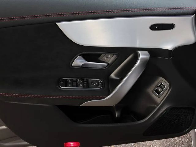 Mercedes-Benz CLA 200 AMG Line Coupé