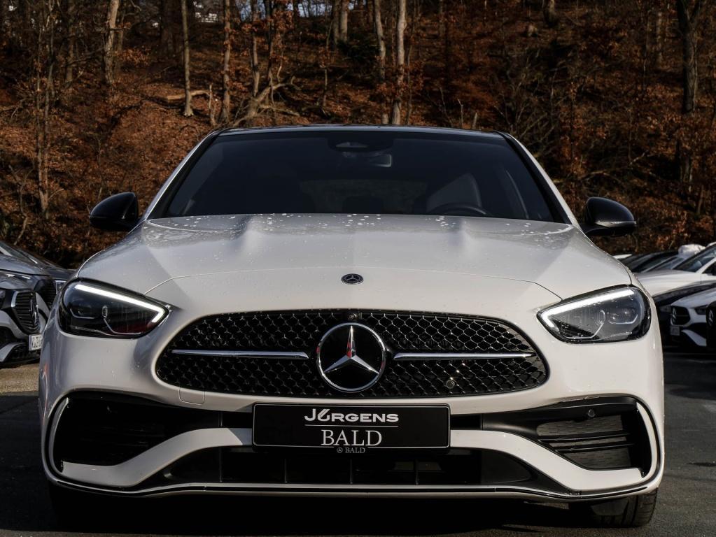 Mercedes-Benz C 200 AMG Line Sedan