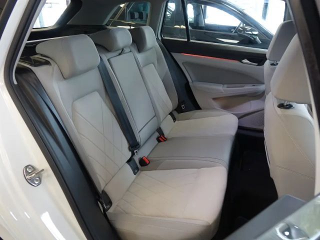 Volkswagen Golf 1.5 TSI Style Variant