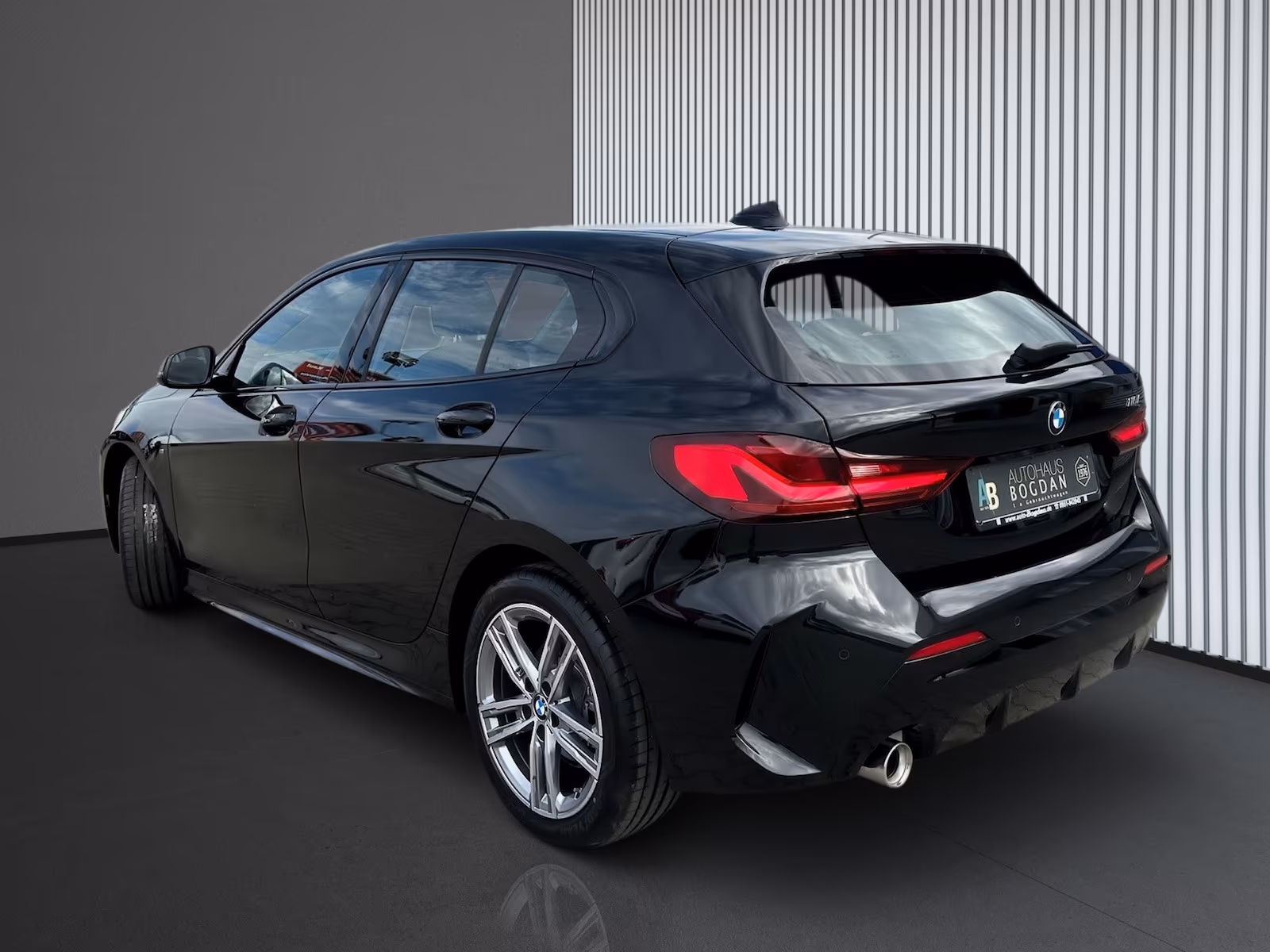 BMW 118 118i M-Sport Sedan