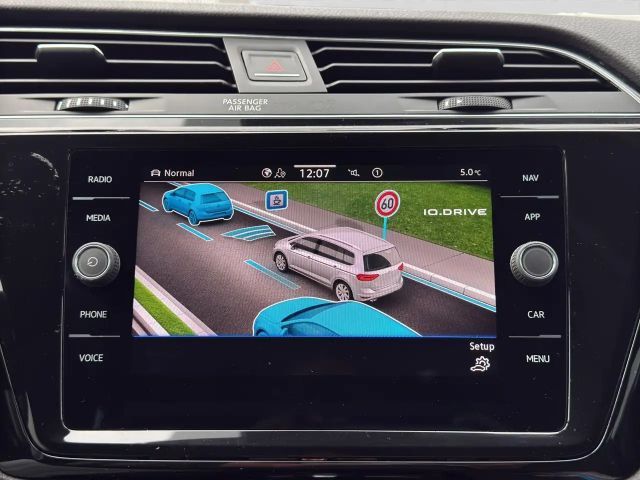 Volkswagen Touran 1.5 TSI DSG R-Line