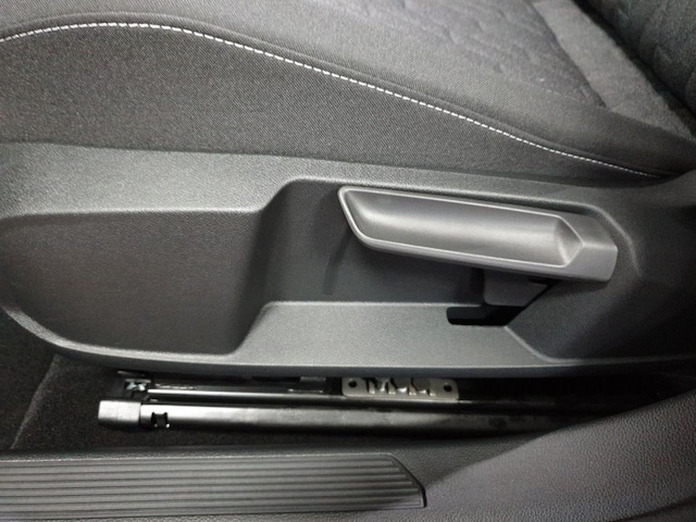 Volkswagen Golf 1.0 TSI Life Variant