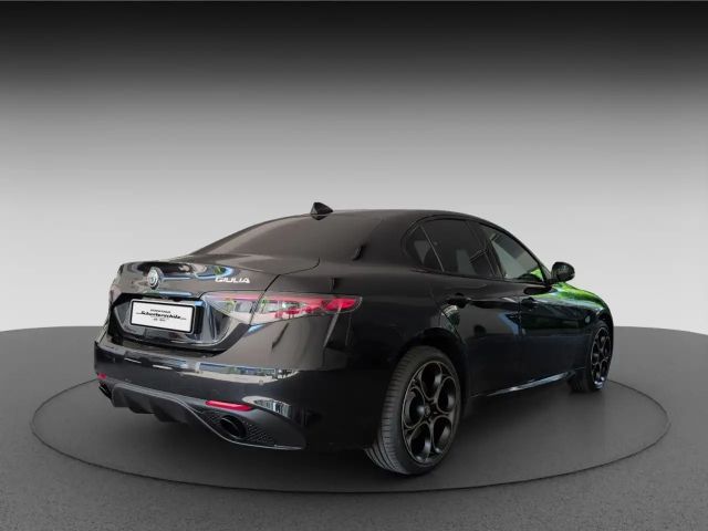 Alfa Romeo Giulia AT8 Q4