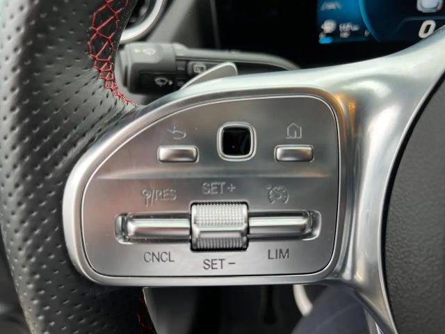 Mercedes-Benz GLA 200 AMG Line Guard