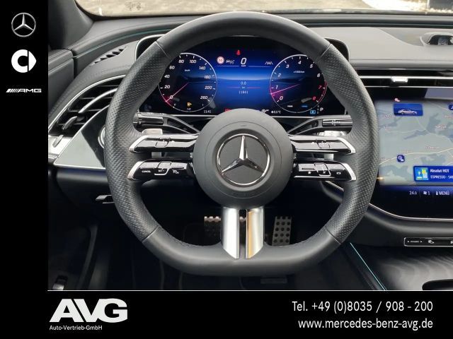 Mercedes-Benz E 200 AMG Line Sedan