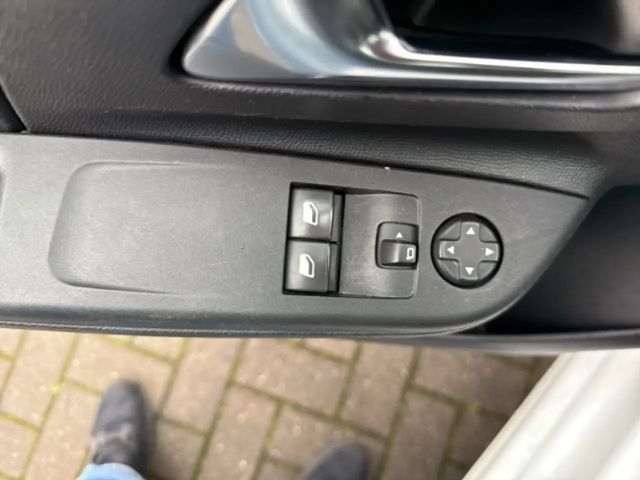 Opel Corsa Musikstreaming DAB Spurhalteass. Verkehrszeichener