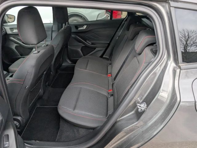 Ford Focus ST Line Wagon