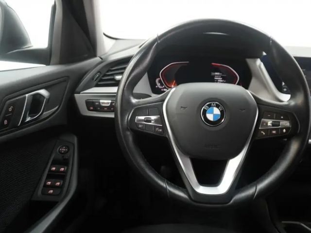 BMW 116 116i 5-deurs Sedan