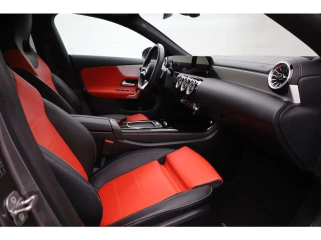 Mercedes-Benz CLA 200 AMG Line Coupé