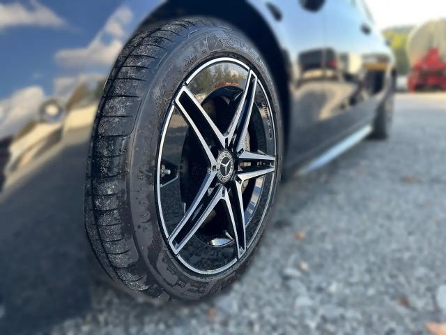 Mercedes-Benz C 200 AMG Line Sedan