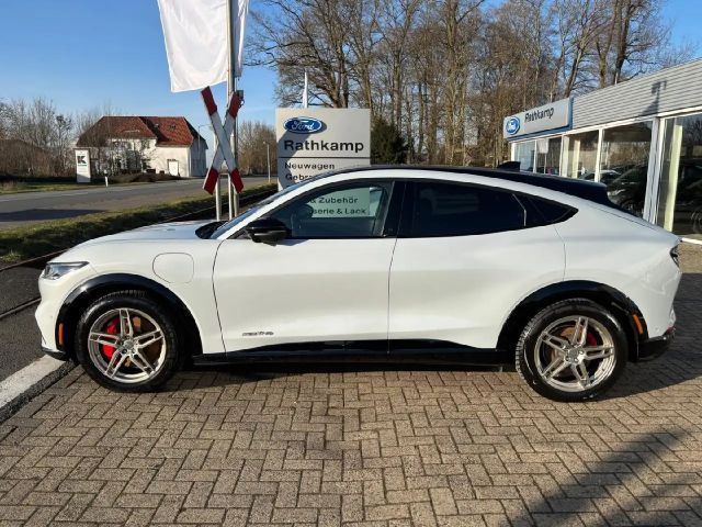 Ford Mustang Mach-E AWD Premium