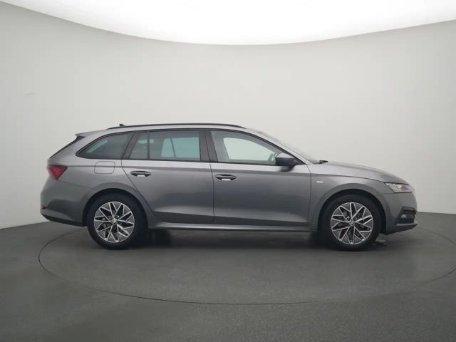 Skoda Octavia VIRT NAVI CARPLAY ACC PDC