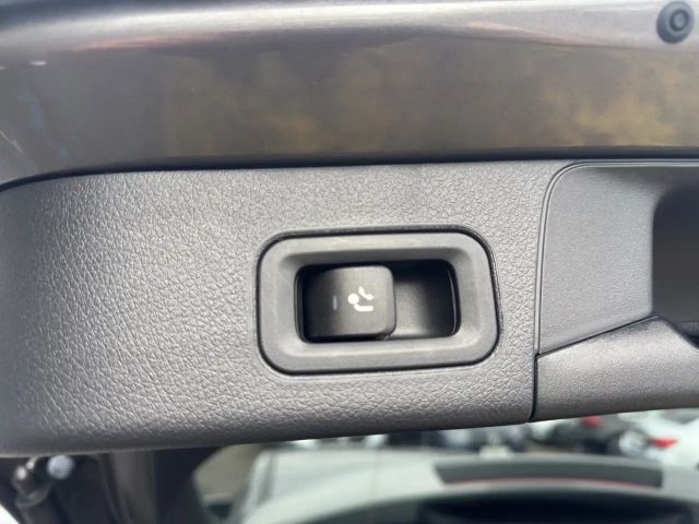 Mercedes-Benz B 220 4MATIC Sedan