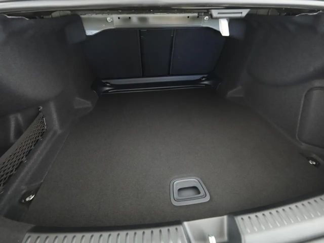 Mercedes-Benz E 220 E 220 d Sedan