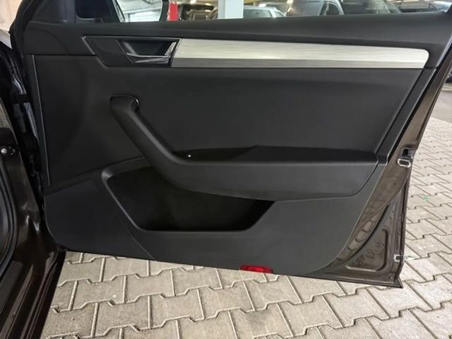 Skoda Superb 1.5 TSI Ambition Combi