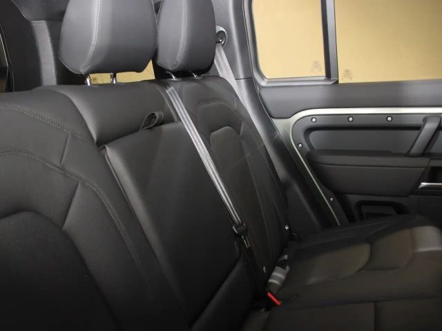 Land Rover Defender 110 D300 Dynamic SE