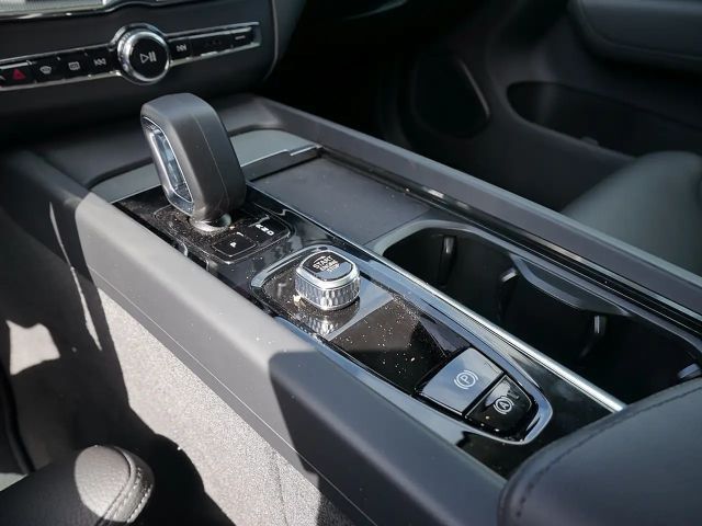 Volvo XC60 AWD Dark Plus T6