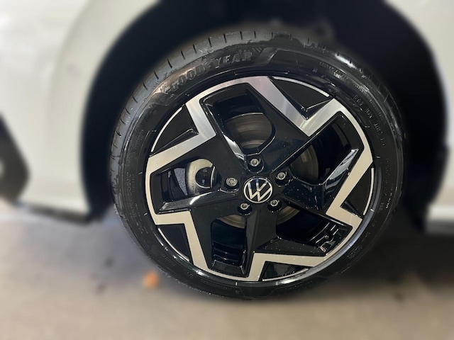 Volkswagen Golf DSG R-Line