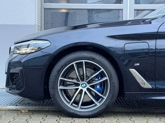 BMW 530 530e M-Sport Sedan