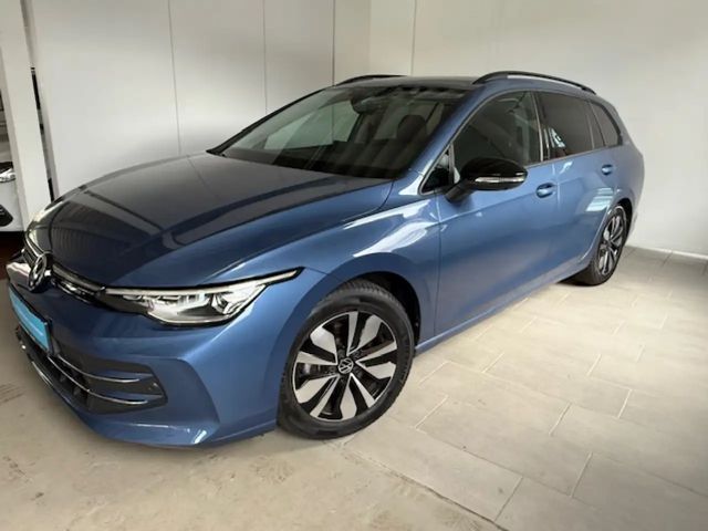Volkswagen Golf 1.5 eTSI DSG Variant