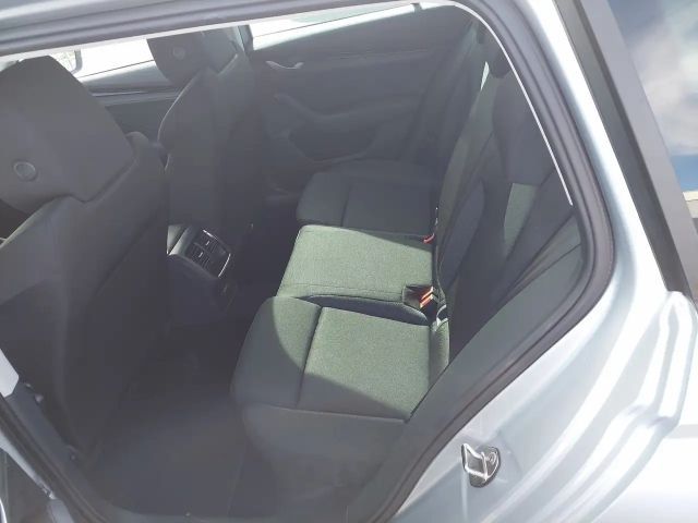 Skoda Octavia Essence TSI mHEV DSG