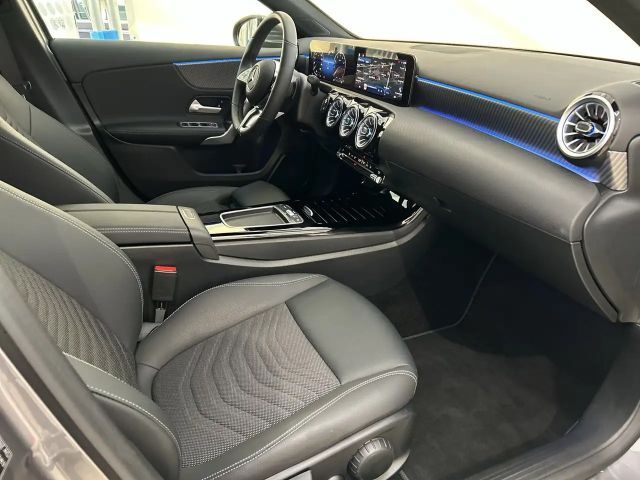 Mercedes-Benz A 180 Hatchback Progressive