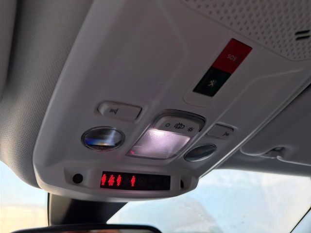 Peugeot E-2008 Allure Pack