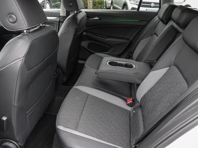 Volkswagen Golf 2.0 TDI DSG Life Variant