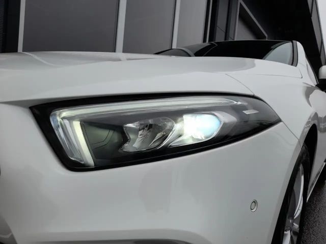 Mercedes-Benz A 250 A 250 e