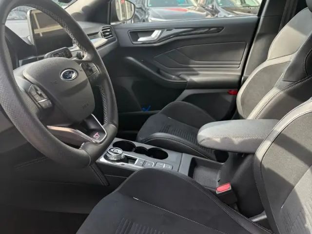 Ford Focus Limited ST Line