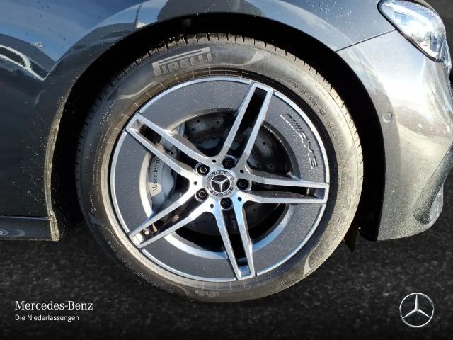 Mercedes-Benz E 200 AMG Line Sedan