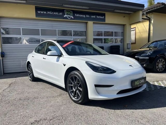 Tesla Model 3 RWD