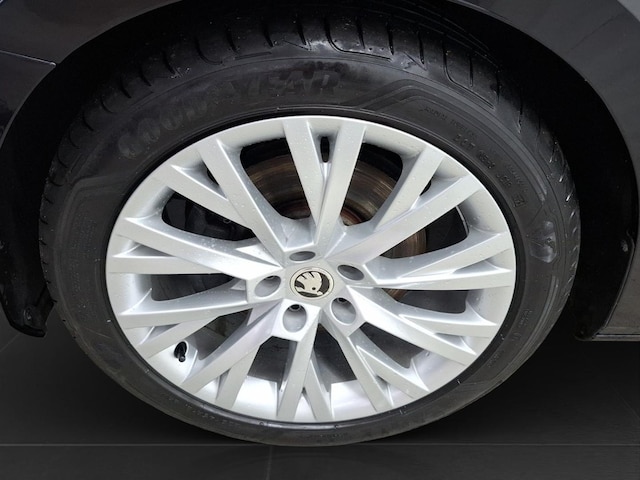 Skoda Superb 2.0 TDI Combi